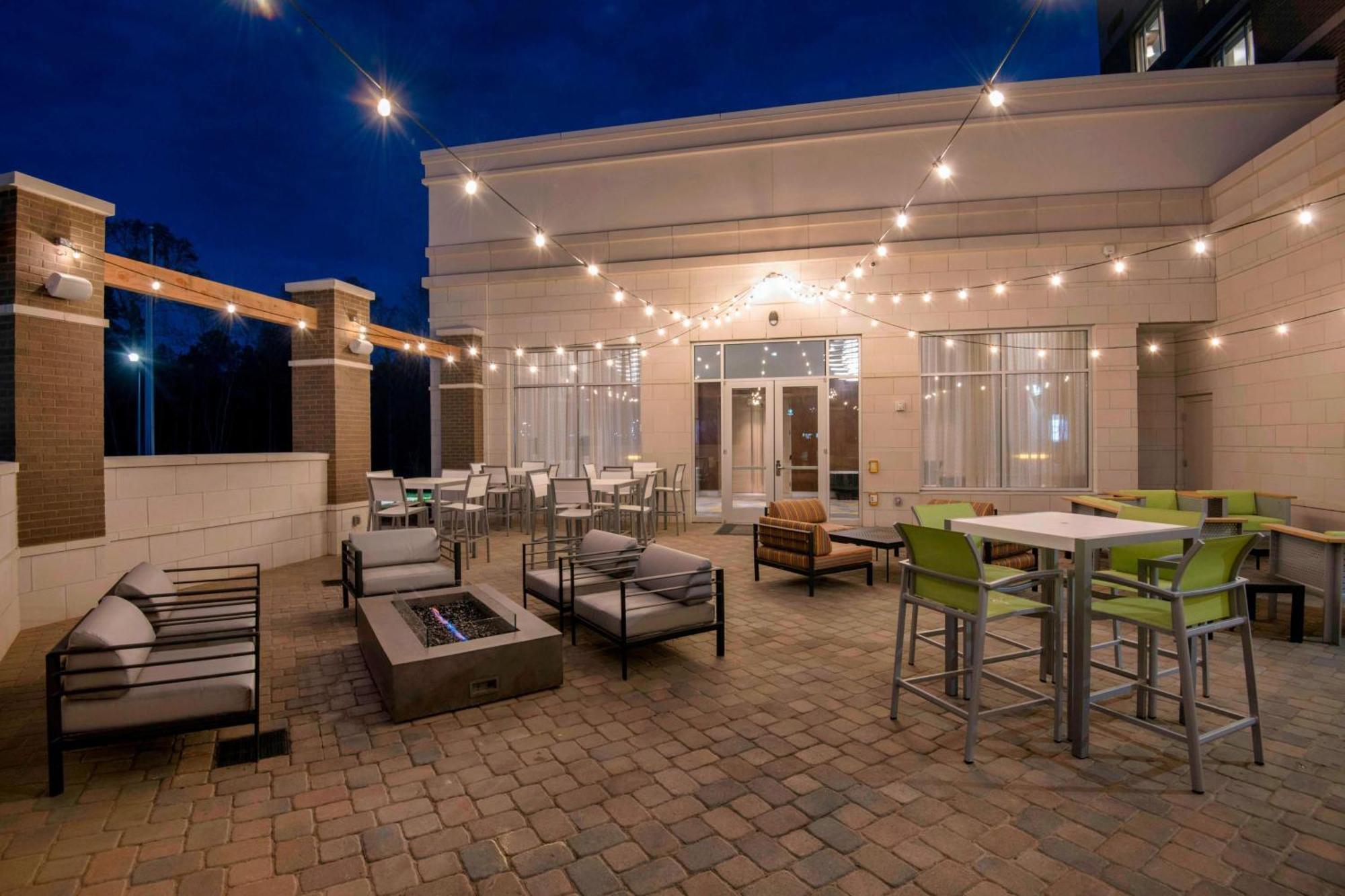 Hotel Courtyard By Marriott Raleigh Cary/Parkside Town Commons Zewnętrze zdjęcie