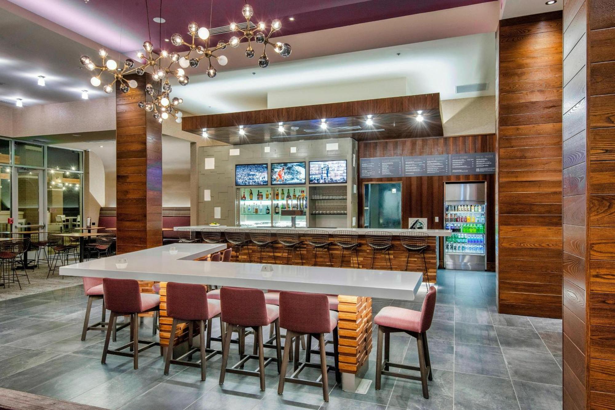 Hotel Courtyard By Marriott Raleigh Cary/Parkside Town Commons Zewnętrze zdjęcie